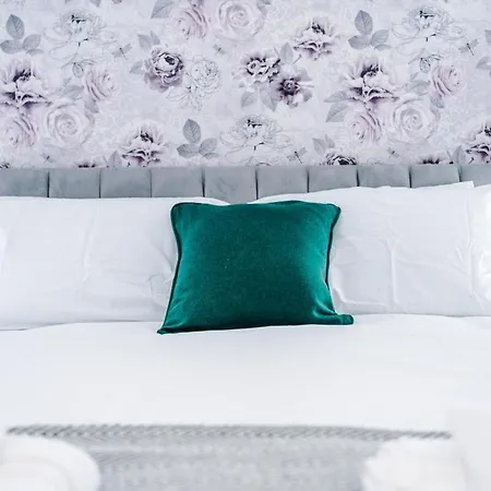 The Retreat - Sleeps 10 - Yorksha Semesterbostad