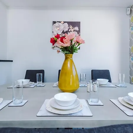 The Retreat - Sleeps 10 - Yorksha Vakantiehuis