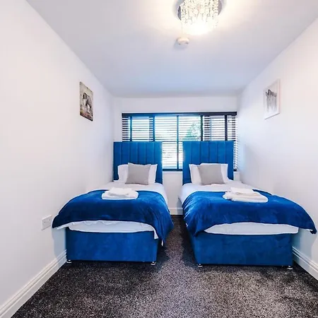 The Retreat - Sleeps 10 - Yorksha