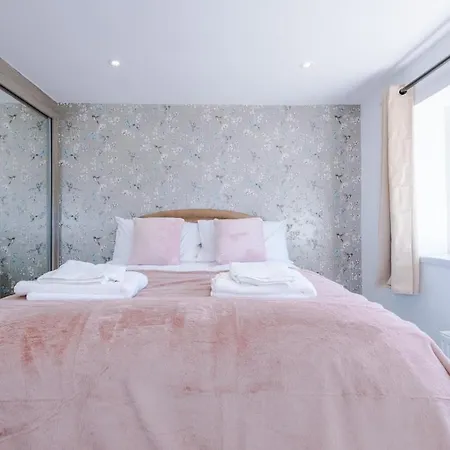 The Retreat - Sleeps 10 - Yorksha