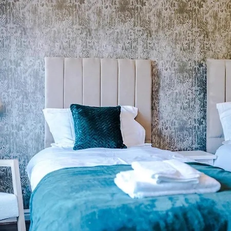 The Retreat - Sleeps 10 - Yorksha Vakantiehuis Leeds (West Yorkshire)