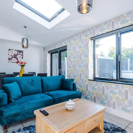 Holiday home The Retreat - Sleeps 10 - Yorksha Leeds (West Yorkshire)