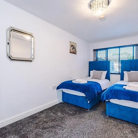 The Retreat - Sleeps 10 - Yorksha Holiday home *