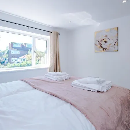 Holiday home The Retreat - Sleeps 10 - Yorksha Leeds (West Yorkshire)