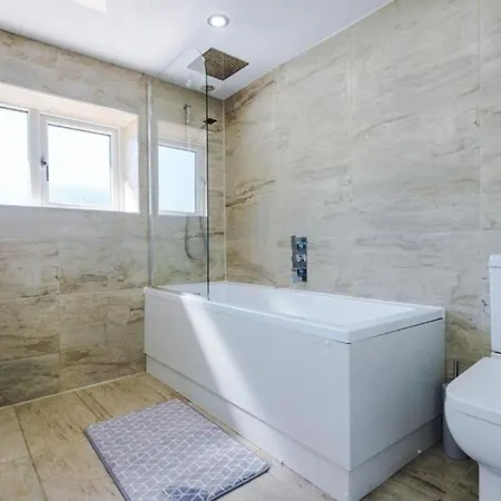 The Retreat - Sleeps 10 - Yorksha