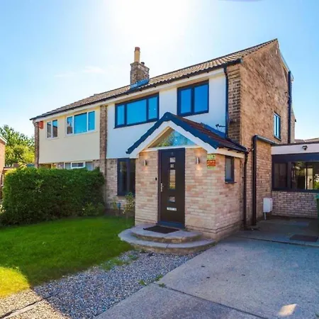 The Retreat - Sleeps 10 - Yorksha *